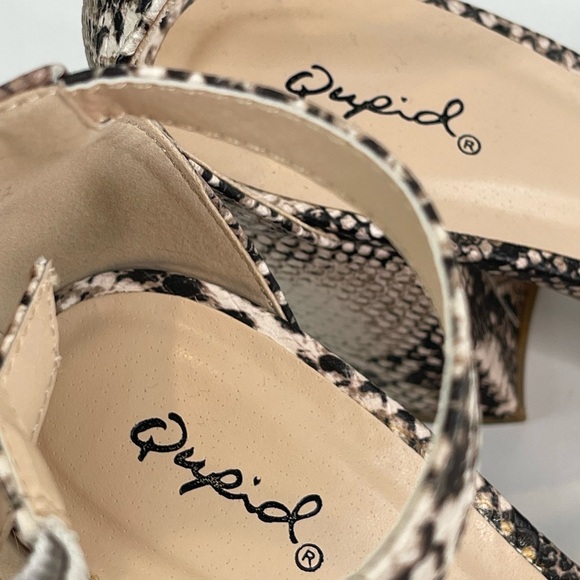 Qupid Stone Snake Ankle Strap Block Heels Sz 7 - Picture 15 of 17